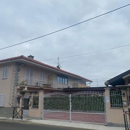 La Casa Di Cate & Adry Bed & Breakfast Envie Exterior photo